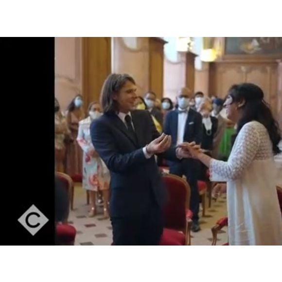 Ils sont installés ensemble, à Paris, dans un "loft industriel près du canal Saint-Martin"

Orelsan dévoile des images de son mariage dans le documentaire "Montre jamais ça à personne partie 2". France 5