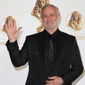 Des propos qui nous donnent une seule envie : regarder les prochains épisodes du programme ! 

Francis Huster (Molière d'honneur) - 35ème cérémonie des Molières aux Folies Bergère à Paris le 6 mai 2024. © Coadic Guirec / Bestimage
