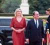 François Hollande et son épouse l'actrice et productrice française Julie Gayet... Arrivée des invités du dîner de Cérémonie du Sommet 2024 Accord de Paris pour le sport et le développement durable. Carrousel du Louvre, Paris, France, 25 juillet 2024. Photo by Jeanne Accorsini/Pool/ABACAPRESS.COM