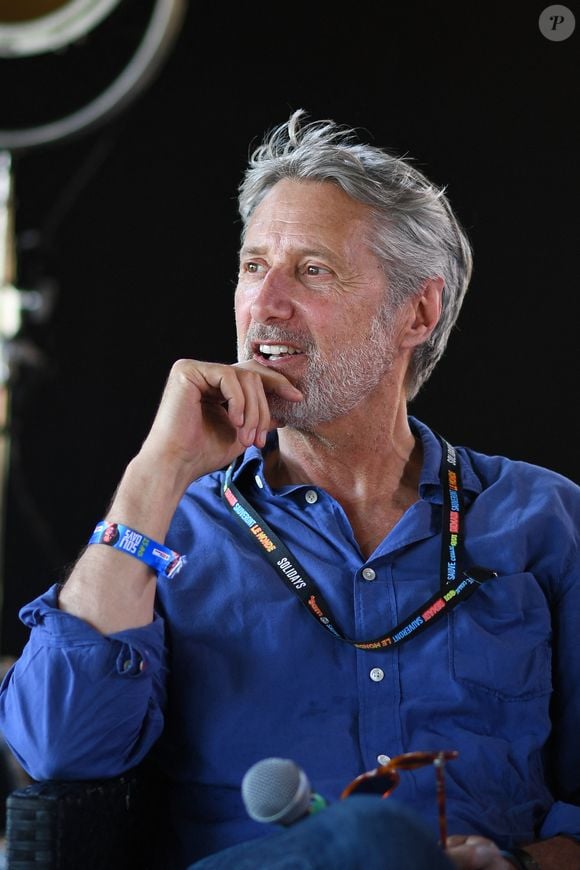 Conférence de presse en présence de Bruno Delporte, Luc Barruet et Antoine de Caunes - Festival Solidays qui fête cette année ses 25 ans sur la pelouse de l'hippodrome de Longchamp à Paris le 25 juin 2023. LIONEL URMAN  / BESTIMAGE