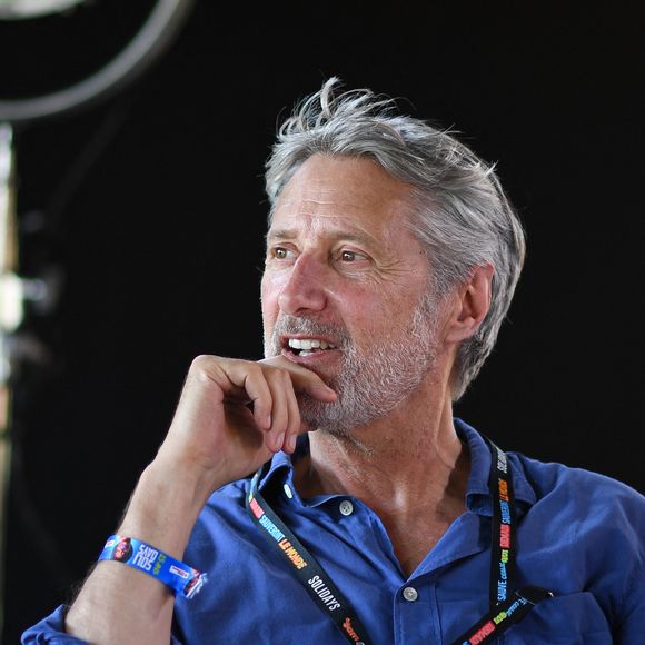 Conférence de presse en présence de Bruno Delporte, Luc Barruet et Antoine de Caunes - Festival Solidays qui fête cette année ses 25 ans sur la pelouse de l'hippodrome de Longchamp à Paris le 25 juin 2023. LIONEL URMAN  / BESTIMAGE