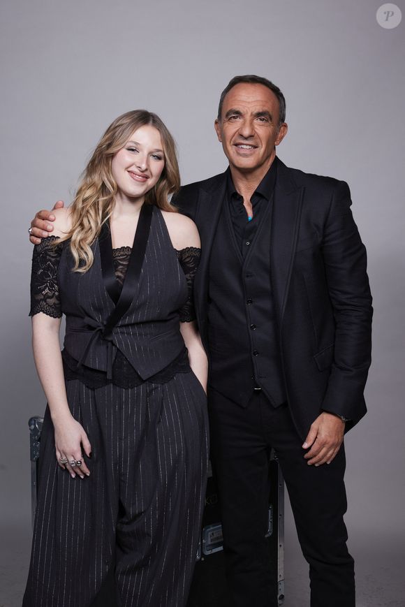 Exclusif -Helena et Nikos Aliagas - Studio avec les artistes pour les surprises de l'enregistrement de l'émission "La chanson secrète N°14", présentée par N.Aliagas et diffusée le 26 décembre sur TF1, à Paris, France, le 9 décembre 2025. © Jacovides-Moreau/Bestimage