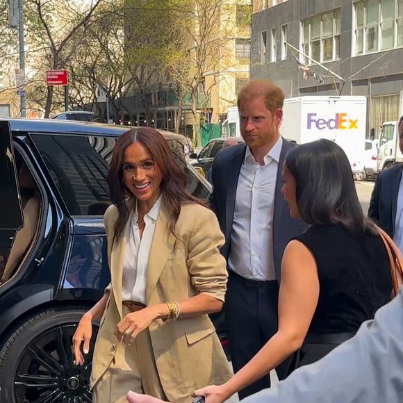 Le prince Harry, duc de Sussex, et Meghan Markle, duchesse de Sussex, aperçus à New York, le 23 avril 2025. Backgrid USA / Bestimage