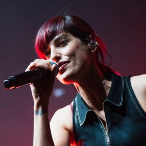 Les deux femmes entretiennent une relation fusionnelle,
Superbus en concert lors de la 1ère édition du "Festival Europe 2" au Casino de Paris le 17 juin 2025. © Alexandre Fumeron/Bestimage