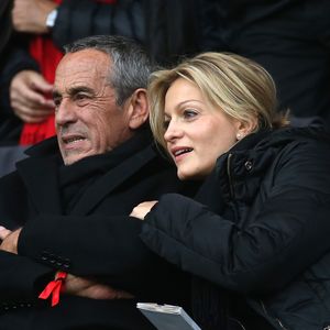 Thierry Ardisson et sa femme Audrey Crespo-Mara au match de Ligue 1 PSG - Reims lors de la 27ème journée au Parc des Princes à Paris, le 20 février 2016.

AGENCE / BESTIMAGE