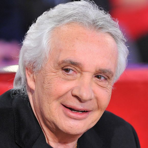 Michel Sardou ouvrait les portes de sa demeure normande pour la chaîne Equidia. L'occasion de découvrir la vie du chanteur de 79 ans loin de la scène.

Michel Sardou pour l'enregistrement de l'émission "Vivement Dimanche".

©BestImage