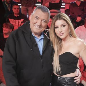 Exclusif - Jean-Marie Bigard et sa femme Lola Marois - Enregistrement de l'émission "La Grosse Rigolade" présentée par C.Hanouna le 1er décembre qui sera diffusée à 21h10 sur C8 le Jeudi 8 décembre 2022 qui réunira les experts de la blague pour une soirée 100% Darka. © Jack Tribeca / Bestimage