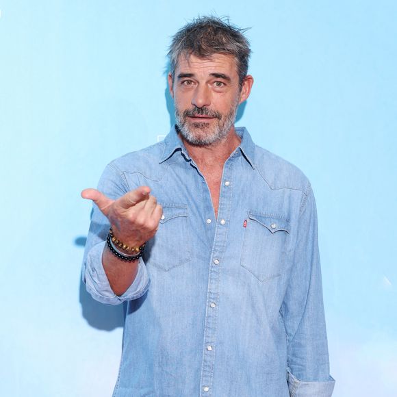 Thierry Neuvic au photocall de la mini-série "Infiltré(e)" lors de la 25ème édition du Festival de la fiction de la Rochelle, France, le 15 septembre 2023. © Denis Guignebourg/BestImage
