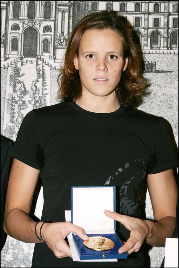 Laure Manaudou en 2004, à une remise de prix  AGENCE / BESTIMAGE