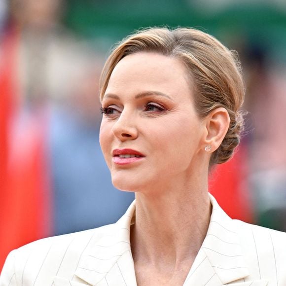 Grâce à une recette de pizza à pâte classique garnie d'un fond de purée d’ail des ours et de buratta à la truffe, 

La princesse Charlène de Monaco - La famille princière assiste à la finale du Rolex Monte-Carlo Masters au Monte-Carlo Country Club de Roquebrune Cap Martin, le 12 avril 2026 © Bruno Bebert / Bestimage