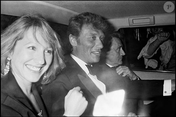 Archives - Nathalie Baye et Johnny Hallyday au Festival de Cannes en 1984. (ANGELI-RINDOFF / BESTIMAGE).