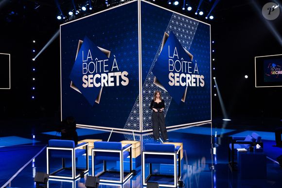 Exclusif - Faustine Bollaert lors de l'enregistrement de l'émission "La Boîte à secrets", présentée par F.Bollaert et diffusée le 16 janvier 2026 sur France 3, dans les studios du Lendit à Saint-Denis, France, le 16 décembre 2025. © Cyril Moreau/Bestimage