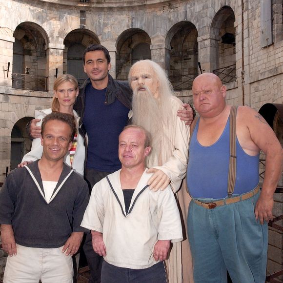 Un tout nouvel arrivant débarque à "Fort Boyard"

"Fort Boyard" présentée il y a quelques années par Olivier Minne et Sarah Lelouch, ici avec la Boule et les deux passe-partout,  ©Arnal-Nebinger/ABACA
