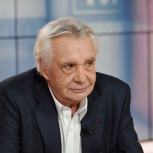 Michel Sardou est interwievé par Apolline de Malherbe sur BFMTV à Paris, France, le 27 octobre 2019. Photo by Alain Apaydin/ABACAPRESS.COM