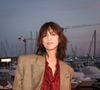 Charlotte Gainsbourg a longtemps été très mal à l’aise face aux photographes.

Exclusif - Charlotte Gainsbourg pose en backstage de l'émission "C à vous" lors du 79ème Festival International du Film de Cannes. © Jack Tribeca / Bestimage
