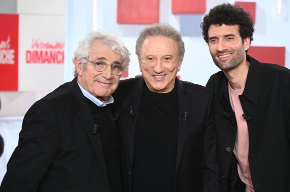 Exclusif - Michel Boujenah, Michel Drucker et Alex Fredo lors de l'enregistrement de l'émission Vivement dimanche au studio Rive gauche, présentée par M. Drucker, diffusée sur France 3, le 1er mars 2026, à Paris, France, le 18 février 2026. © Guillaume Gaffiot/Bestimage