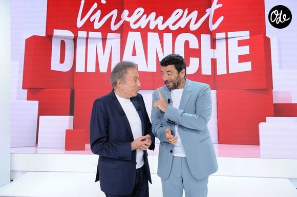 Exclusif - Michel Drucker et Patrick Bruel - Enregistrement de l'émission de rentrée "Vivement Dimanche" présentée par M. Drucket et qui sera diffusée le 3 septembre 2023 sur France 3 au Studio Gabriel à Paris le 28 aout 2023. © Guillaume Gaffiot/Bestimage