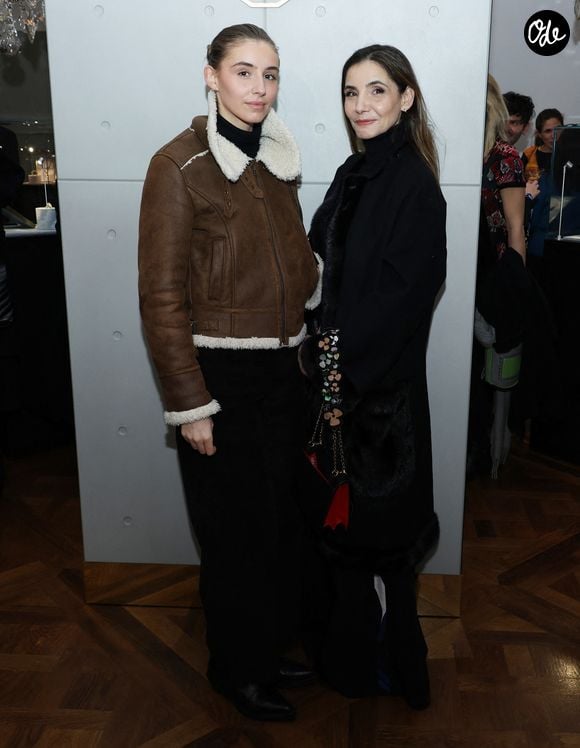 La princesse Clotilde Courau de Savoie et sa fille Vittoria de Savoie - Vernissage de l'exposition "Liaisons dangereuses & Métamorphoses" du créateur Elie Top à l'occasion de ses 10 ans de création chez Christie's à Paris le 27 janvier 2025. © Denis Guignebourg/BestImage