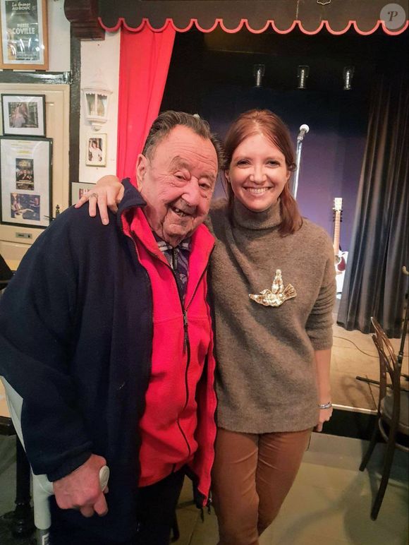 Outre son passage télévisuel, Pierre Coville était connu de beaucoup.

Pierre Coville et Aurore Bergé, Ministre déléguée chargée de l’Égalité entre les femmes et les hommes et de la Lutte contre les discriminations, conseillère de l'agglomération de Saint-Quentin-en-Yvelines

Compte Facebook d'Aurore Bergé