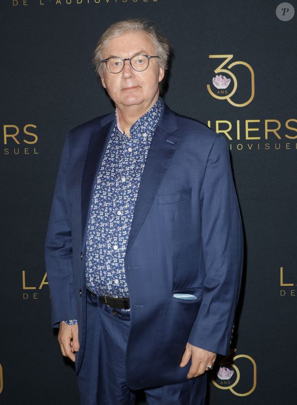 Dominique Besnehard - Photocall de la 30ème cérémonie des Lauriers de l'audiovisuel au théâtre Marigny à Paris le 24 février 2025© Coadic Guirec/Bestimage