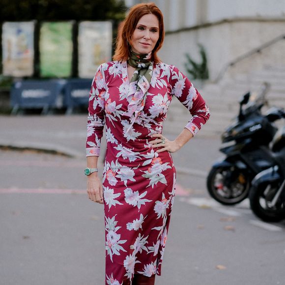 Street style, Audrey Fleurot arrivant au défilé Leonard printemps-été 2025, qui s'est tenu au Palais de Tokyo, Paris, France, le 27 septembre 2024. Photo par Marie-Paola Bertrand-Hillion/ABACAPRESS.COM