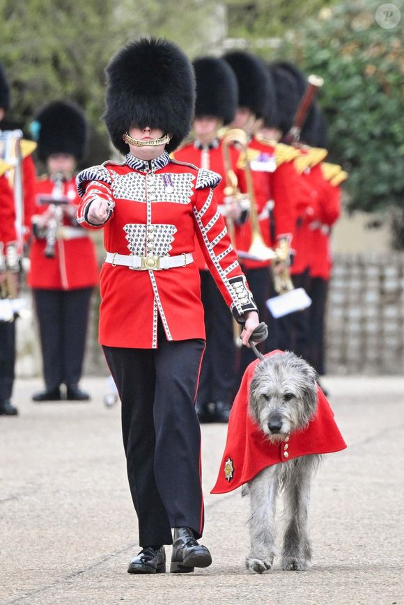 Catherine (Kate) Middleton, princesse de Galles, colonel des Irish Guards, visite le régiment lors du défilé de la Saint-Patrick à la caserne Wellington de Londres, Royaume Uni, le 17 mars 2025. © Zahu/Backgrid UK/Bestimage