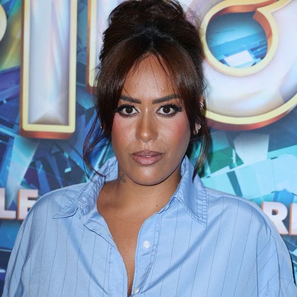Dans une vidéo sur son compte il y a quelques mois, la chanteuse de Ma Philosophie expliquait surtout que cette transformation passait par des choix alimentaires clairs et durables.

Amel Bent assiste à la première de Les Trolls 3 au Gaumont Marignan à Paris, France, le 11 octobre 2023. Photo par Jerome Domine/ABACAPRESS.COM