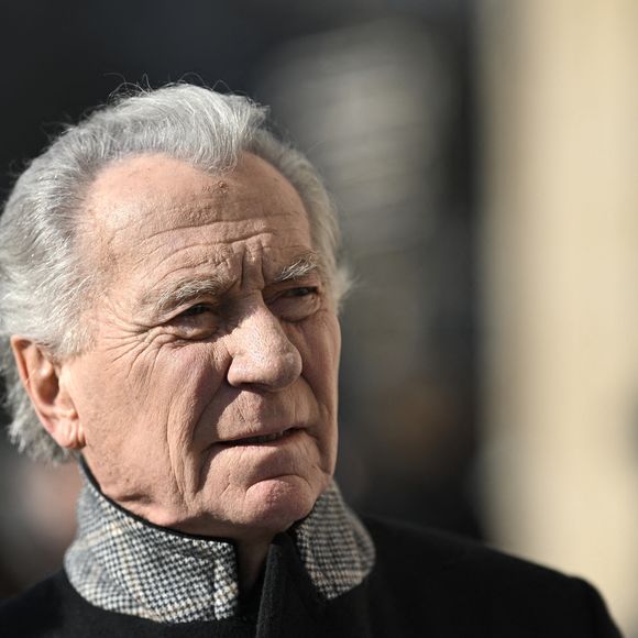 L'animateur William Leymergie arrive au Conseil d'Etat, qui examine le bien-fondé des requêtes déposées par les chaînes C8 et NRJ12 contre les décisions de l'Arcom, qui les obligeront à disparaître du paysage de la TNT dans deux semaines, à Paris, France, le 14 février 2025. Photo par Eliot Blondet/ABACAPRESS.COM