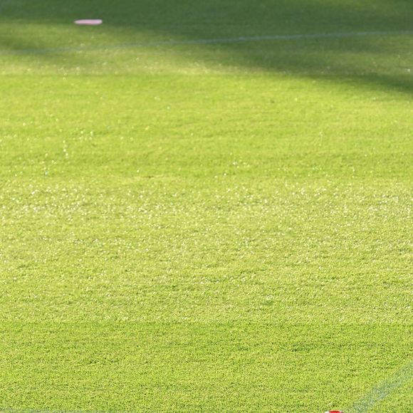 Zinedine Zidane - Entraînement de l'équipe de France en préparation de la Ligue des nations de l'UEFA 2026 au Centre national de Clairefontaine le 21 septembre 2026. © Christian Liewig/Bestimage
