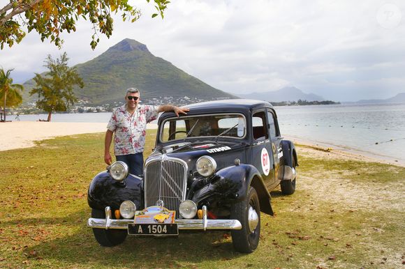 Exclusif - François Allain - Derniers préparatifs des voitures avant le départ pour la 1ère étape de la course automobile "Mauritius Classic Tour" à l'Ile Maurice. Le 24 novembre 2019
© Cyril de Plater / Bestimage