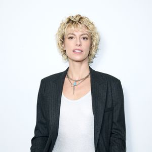 Mais Sara Mortensen, elle, n'était pas là pour s'amuser et profiter de l'ambiance flamboyante des Bains. "Autant dire que j'ai passé de belles soirées...", a-t-elle déclaré avec ironie.

Exclusif - Sara Mortensen - Backstage - Enregistrement de l'émission "100% Logique", présentée par Cyril Féraud et diffusée le 12 avril 2025 sur France 2. le 17 décembre 2024
© Cyril Moreau / Bestimage