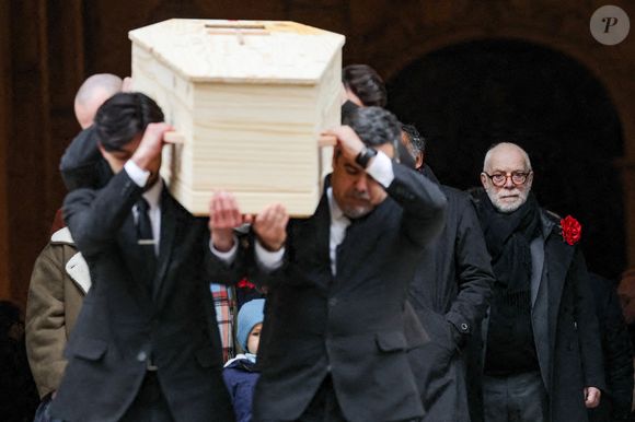 Thomas Stern, le mari de la défunte - Sortie des obsèques de Catherine Laborde en l’église Saint-Roch à Paris, le 6 février 2025. Décédée le 28 janvier 2025 à l'âge de 73 ans, l'ancienne présentatrice météo de TF1 (1988 - 2017) était atteinte de la maladie neurodégénérative à corps de Lewy. 
© Jacovides - Moreau / Bestimage