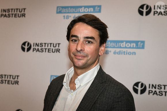 Le journaliste de télévision français Julian Bugier pose pour un photo-call lors de la 18e édition du Pasteurdon, la campagne annuelle de collecte de fonds de l'Institut Pasteur, à l'Institut Pasteur de Paris, le 9 octobre 2024. Photo by Firas Abdullah/ABACAPRESS.COM