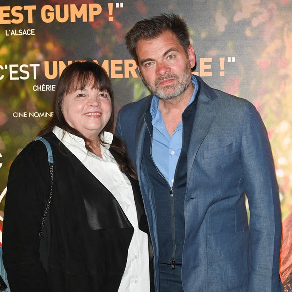 Clovis Cornillac (acteur et réalisateur) et sa mère Myriam Boyer au photocall de l'avant-première du film "C'est Magnifique !" au cinéma UGC Ciné Cité Les Halles à Paris le 31 mai 2022.

© Coadic Guirec / Bestimage