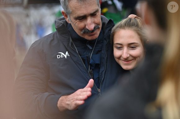 Violette Dorange, 23 ans, la plus jeune navigatrice du Vendée Globe lors du départ du Vendée Globe 2024-2025, 10ème édition de la course autour du monde en solitaire et sans escale, le 10 novembre 2024 aux Sables-d'Olonne, France. Photo par Franck Castel/ABACAPRESS.COM