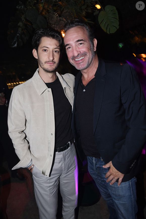 Exclusif - Pierre Niney, Jean Dujardin - After party du film Mascarade au club privé NO.PI à Paris le 20 octobre 2022.

© Rachid Bellak / Bestimage