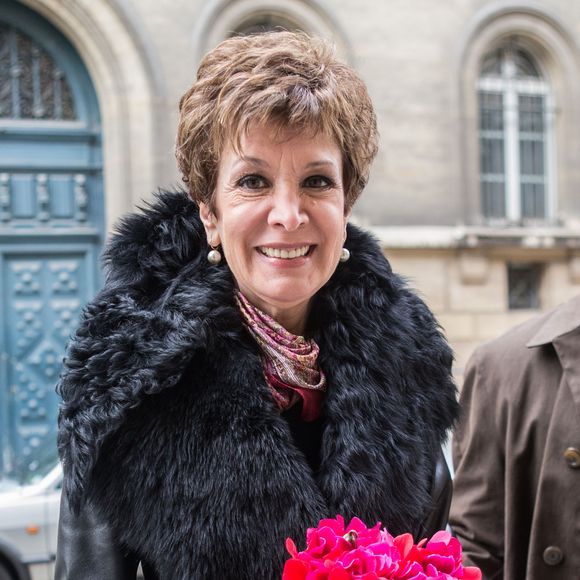 Exclusif - Catherine Laborde - Catherine Laborde a épouse son compagnon de longue date Thomas Stern, publicitaire, samedi 9 novembre 2013 a la mairie du 2e arrondissement de Paris, en presence de ses amis les plus proches. AGENCE / BESTIMAGE