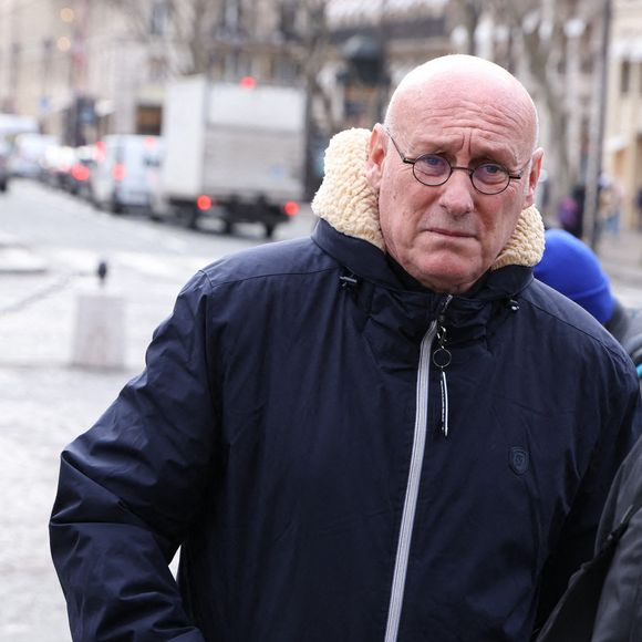Bernard Laporte arrive à la cérémonie d'enterrement de Rolland Courbis à l'église de la Madeleine à Paris, France, le 14 janvier 2026. Rolland Courbis, ancien footballeur français, entraîneur et commentateur médiatique au franc-parler, est décédé à l'âge de 72 ans. Photo par Jerome Domine/ABACAPRESS.COM