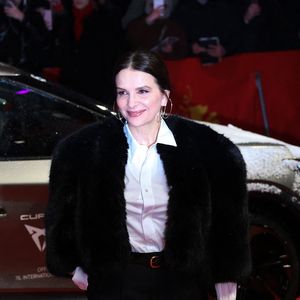 Le 17 février 2026, Berlin, Allemagne : L'actrice française JULIETTE BINOCHE assiste au tapis rouge de " Queen at Sea " présenté en compétition au 76e Festival international du film de Berlin (Berlinale), le premier grand festival du film de l'année en Europe, à Berlin. Le festival se déroulera du 12 au 22 février 2026. (Crédit photo : © Rouzbeh Fouladi/ZUMA Press Wire)