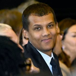 Un reportage très attendu réalisé par Cyprien Delire et Luc Van Haver, le frère de l'artiste belge qui met à l'honneur d'innombrables dates honorées.

Stromae a été décoré par le roi Philippe de Belgique en tant que Commandeur de l'Ordre de la Couronne à Bruxelles en Belgique le 21 novembre 2024.