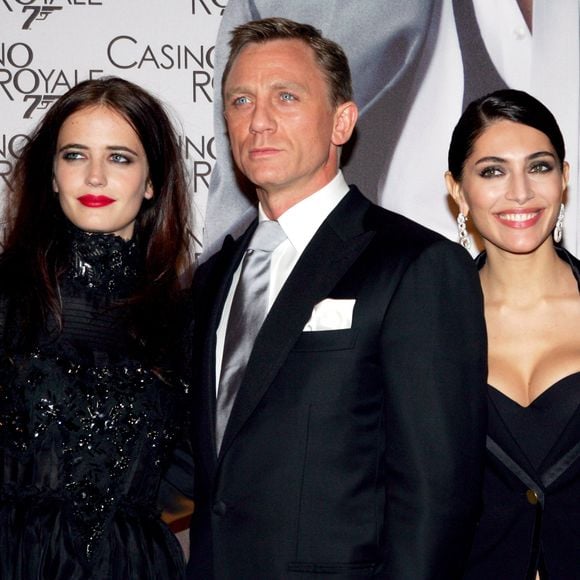 À 47 ans, cette James Bond Girl est enceinte de son premier enfant !

Eva Green, Daniel Craig, Caterina Murino à la première du film "Casino Royale". 

Photo : Rindoff-Guirec / Bestimage