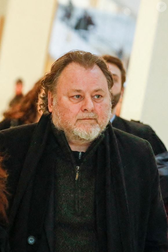 Christophe Ruggia arrive au tribunal - Le réalisateur Christophe Ruggia, poursuivi pour agressions sexuelles envers la comédienne Adèle Haenel, condamné à deux de prison ferme avec port de bracelet électronique va faire appel de la décision, au tribunal judiciaire de Paris, France, le 3 février 2025. © Christophe Clovis/Bestimage