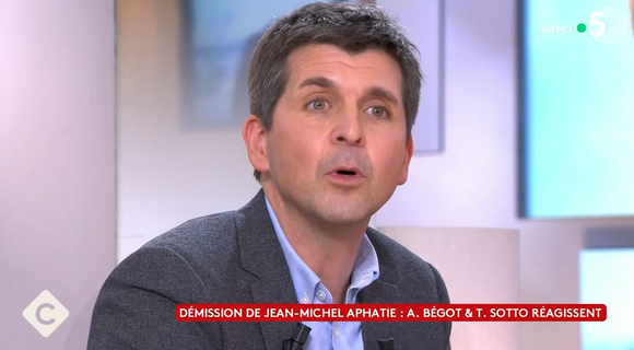 Thomas Sotto sur le plateau de "C à vous", il évoque le départ de Jean-Michel Aphatie