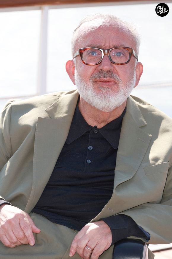Au micro de l’émission Le Figaro la nuit ce mercredi 3 juin 2026, Dominique Farrugia a évoqué celle qui ne l’a jamais quitté malgré son état.

Dominique Farrugia de la série Rien ne t'efface
La 8ème édition du festival CANNESERIES à Cannes
lundi 28 avril 2025. © Christophe Aubert via Bestimage