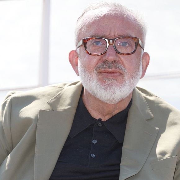 Au micro de l’émission Le Figaro la nuit ce mercredi 3 juin 2026, Dominique Farrugia a évoqué celle qui ne l’a jamais quitté malgré son état.

Dominique Farrugia de la série Rien ne t'efface
La 8ème édition du festival CANNESERIES à Cannes
lundi 28 avril 2025. © Christophe Aubert via Bestimage