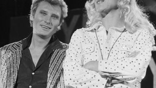 Sylvie Vartan rend hommage à Johnny Hallyday, 7 ans après sa disparition : de précieux clichés de sa jeunesse dévoilés