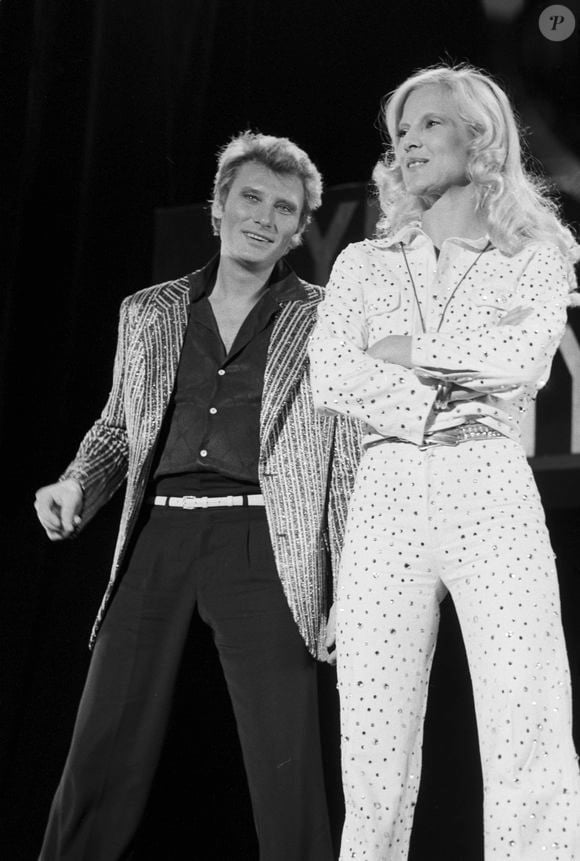 Il y a 7 ans jour pour jour, Johnny Hallyday poussait son dernier soupir dans sa maison de Marnes-la-Coquette entouré de Laeticia Hallyday et des siens
Archives - En France, à Paris, sur le plateau de l'émission "Show Sylvie Vartan", Johnny Hallyday.
© Bernard Leguay via Bestimage