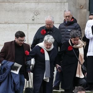 Françoise Laborde et Geneviève Laborde lors de la cérémonie des obsèques de Catherine Laborde à l'église Saint-Roch à Paris, France, le 6 février 2025. L'emblématique présentatrice météo de TF1 est décédée le 28 janvier 2025 à l'âge de 73 ans, des suites d'une démence à corps de Lewy, une maladie neurodégénérative dont Catherine Laborde souffrait depuis 2014. Photo by Nasser Berzane/ABACAPRESS.COM