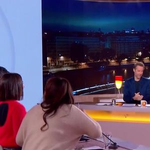 Damien Thévenot présente "Télématin" avec Johanna  Ghiglia en l'absence de Maya Lauqué.