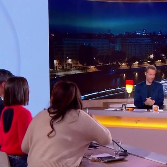 Damien Thévenot présente "Télématin" avec Johanna  Ghiglia en l'absence de Maya Lauqué.